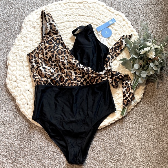 NWT Cupshe one piece leopard swimsuit - Picture 1 of 13